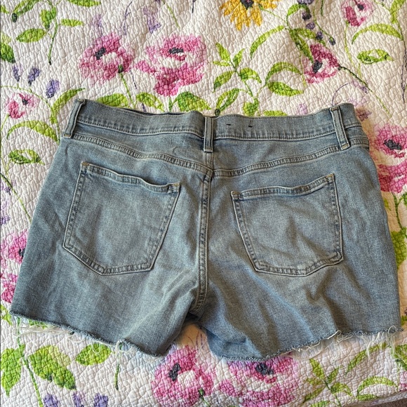 GAP Faded Blue Ripped Jean Shorts - Picture 4 of 4
